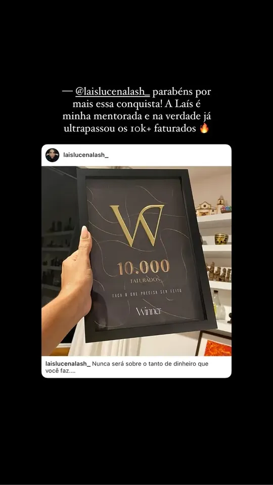 Story: aluna com a placa de 10 mil faturados